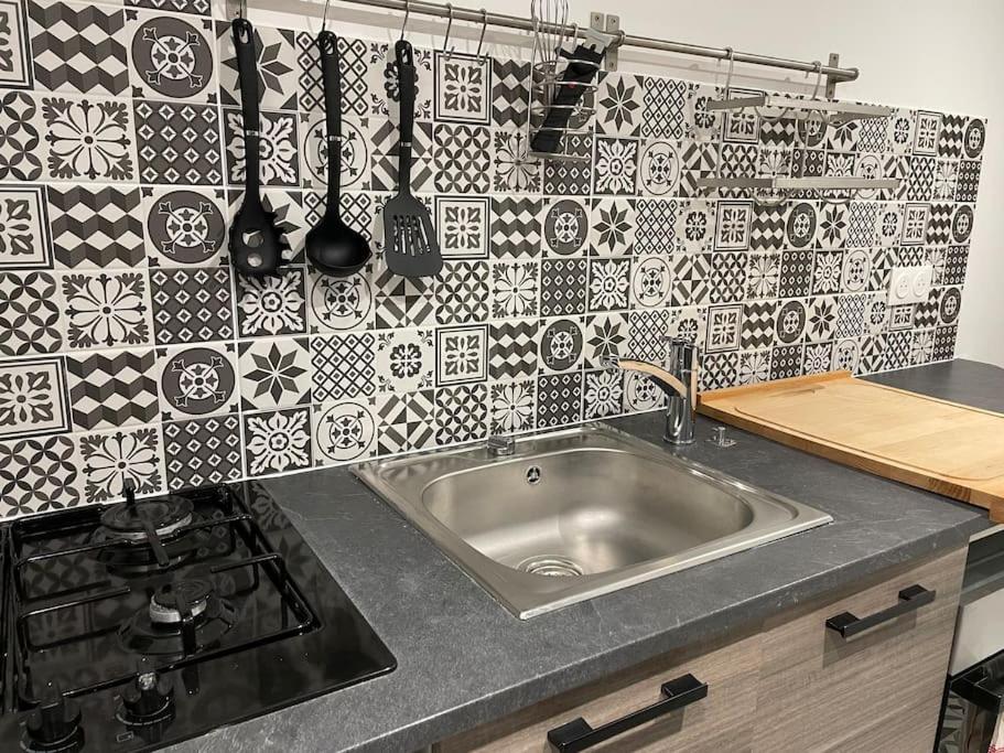Ferienwohnung La Maisonnette Du Chateau Alençon Exterior foto
